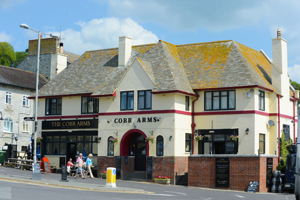 Отель Cobb Arms Лайм-Реджис Экстерьер фото